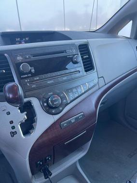 2013 Toyota Sienna XLE