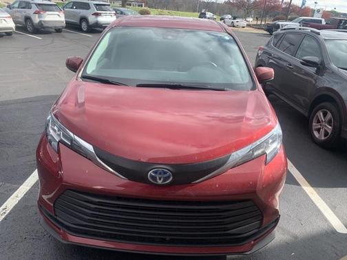 2021 Toyota Sienna LE