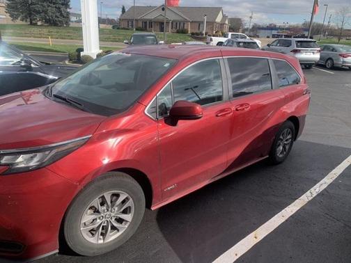 2021 Toyota Sienna LE