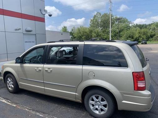 2010 Chrysler Town & Country Touring