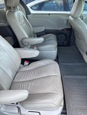 2014 Toyota Sienna XLE