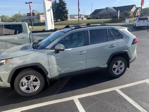 2023 Toyota RAV4 XLE