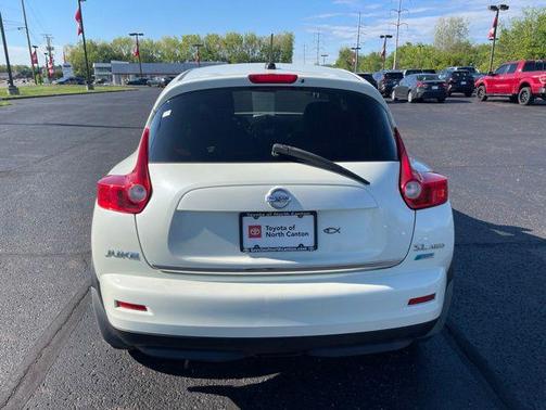 White Pearl 2012 Nissan Juke SL