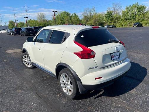 White Pearl 2012 Nissan Juke SL