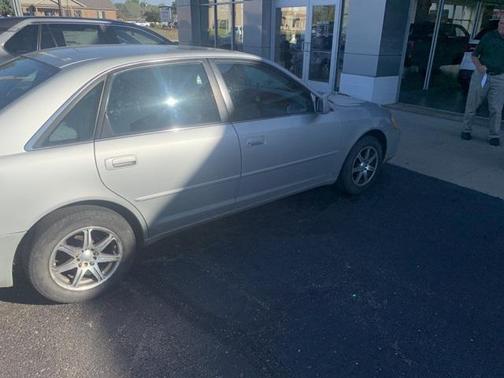2000 Toyota Avalon XL