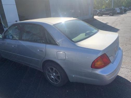 2000 Toyota Avalon XL