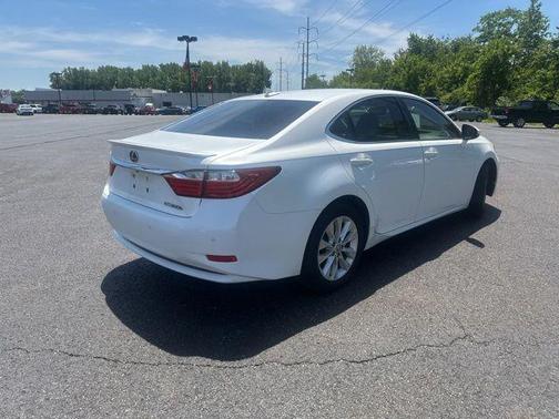 Starfire Pearl 2014 Lexus ES 300h Base