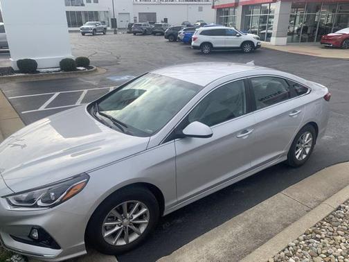 2018 Hyundai SONATA SE