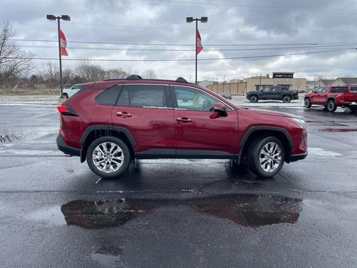 2025 Toyota RAV4 XLE Premium