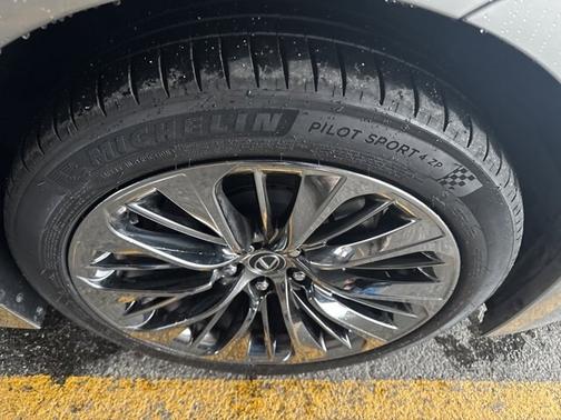 2019 Lexus LS 500 BASE