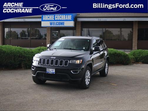 Diamond Black Crystal Pearlcoat 2022 Jeep Grand Cherokee Laredo