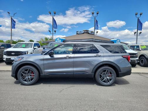 CARBONIZED GRAY METALLIC 2026 Ford Explorer ST-Line