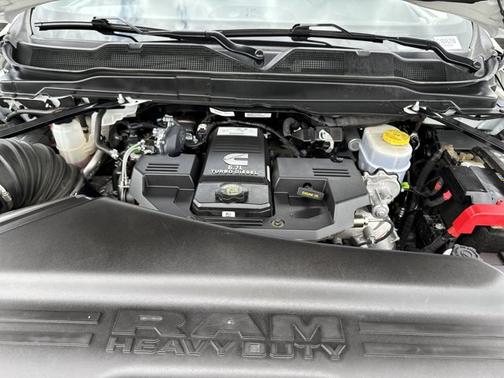 Bright White Clearcoat 2024 RAM 2500 TRADESMAN
