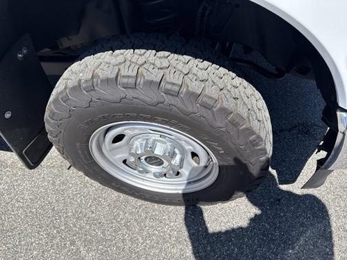 OXFORD WHITE 2024 Ford F-250 XL