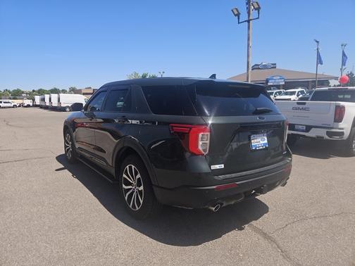 FORGED GREEN METALLIC 2022 Ford Explorer ST-LINE