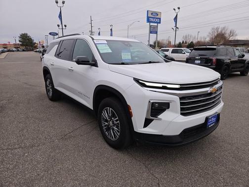 2024 Chevrolet Traverse LT