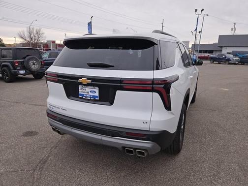 2024 Chevrolet Traverse LT