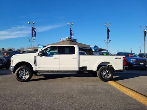 2023 Ford F-350 LARIAT SUPER DUTY