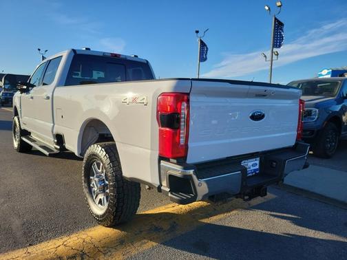 2023 Ford F-350 LARIAT SUPER DUTY
