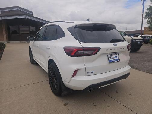 STAR WHITE METALLIC TRI-COAT 2023 Ford Escape ST-Line Elite