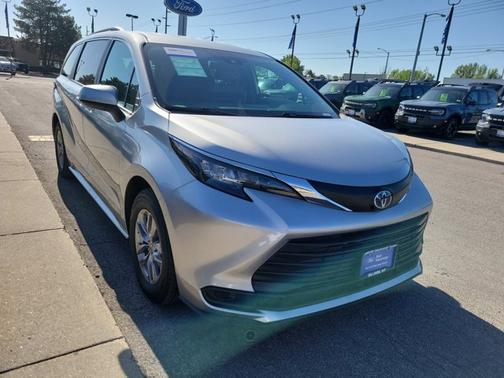 Celestial Silver Metallic 2025 Toyota Sienna LE 8 PASSENGER