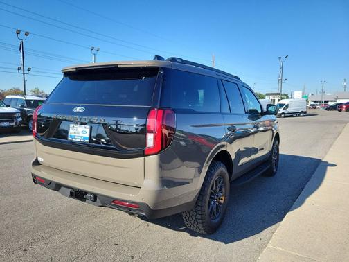 Marsh Gray 2027 Ford Expedition Tremor