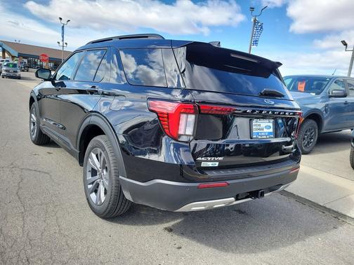 AGATE BLACK METALLIC 2026 Ford Explorer Active (200A)