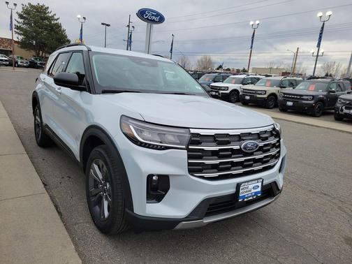 SPACE WHITE METALLIC 2026 Ford Explorer Active w/200A Pkg