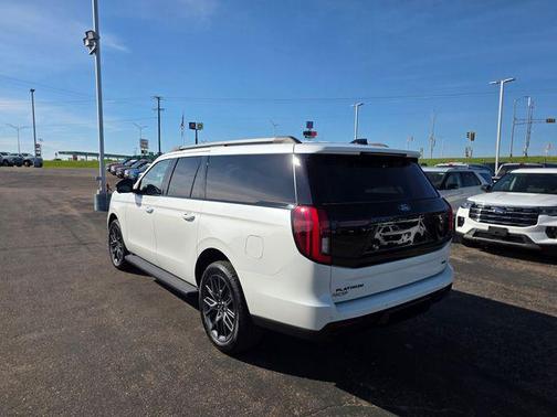Star White Metallic Tri-Coat 2026 Ford Expedition Max Platinum