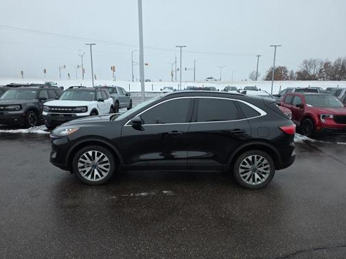 2022 Ford Escape Titanium
