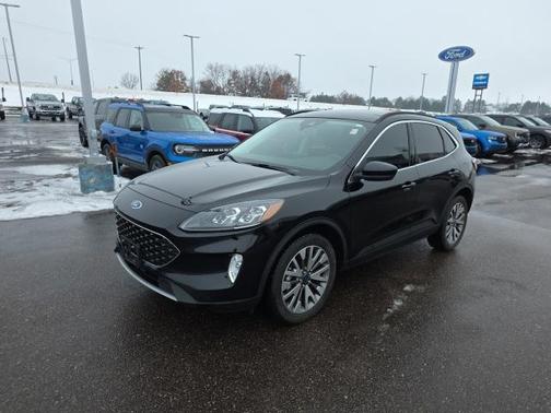 2022 Ford Escape Titanium