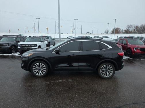 2022 Ford Escape Titanium