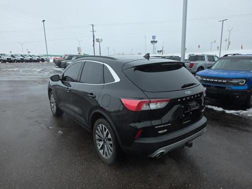 2022 Ford Escape Titanium