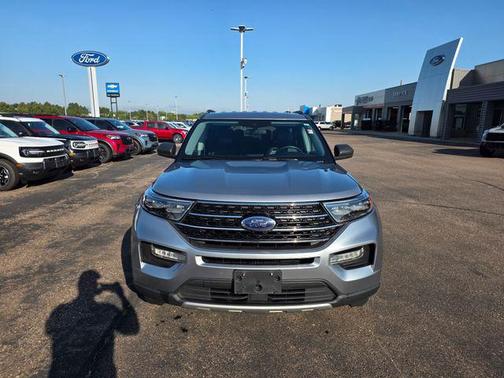 Iconic Silver Metallic 2021 Ford Explorer XLT