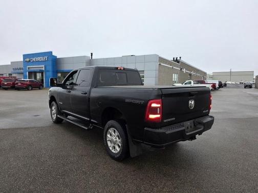 2023 RAM 2500 Laramie Crew Cab 4x4 6'4' Box