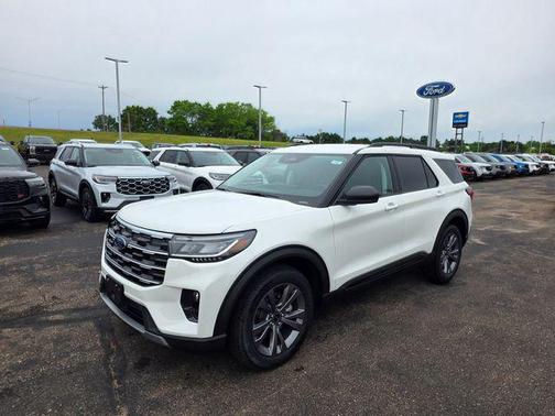 Star White Metallic Tri-Coat 2026 Ford Explorer Active