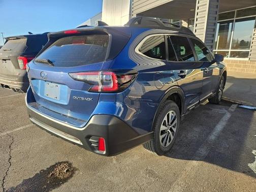 2022 Subaru Outback Base