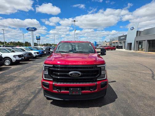 Rapid Red Metallic Tinted Clearcoat 2022 Ford F-350 Lariat