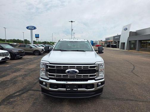 Oxford White 2026 Ford F-350 XLT