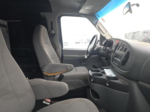 2007 Ford E350 Super Duty Base