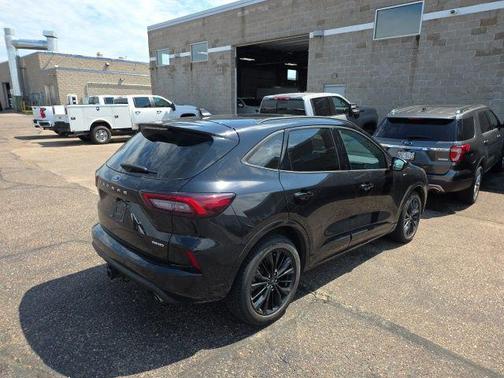 Agate Black Metallic 2024 Ford Escape ST-Line Elite