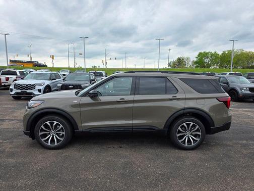 Marsh Gray 2026 Ford Explorer ST-Line