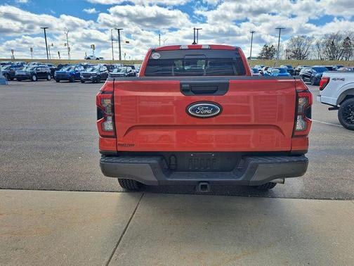 Hot Pepper Red Metallic Tinted Clearcoat 2024 Ford Ranger LARIAT