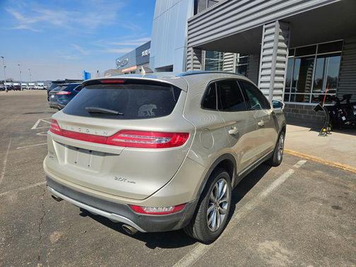 White Gold Metallic 2017 Lincoln MKC Select