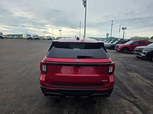 Rapid Red Metallic Tinted Clearcoat 2026 Ford Explorer ST-Line