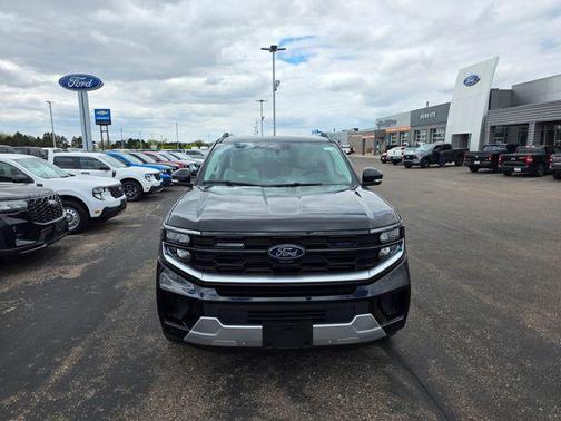 Agate Black Metallic 2026 Ford Expedition Platinum