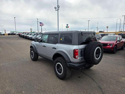 Iconic Silver Metallic 2024 Ford Bronco Black Diamond