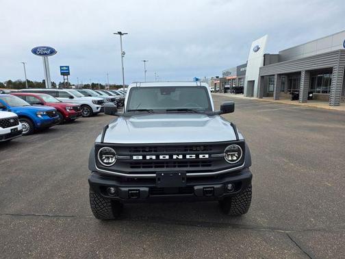 Iconic Silver Metallic 2024 Ford Bronco Black Diamond