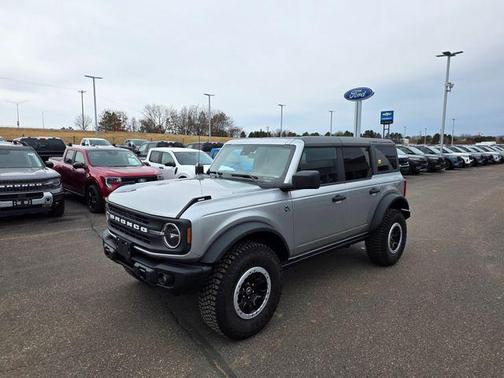 Iconic Silver Metallic 2024 Ford Bronco Black Diamond