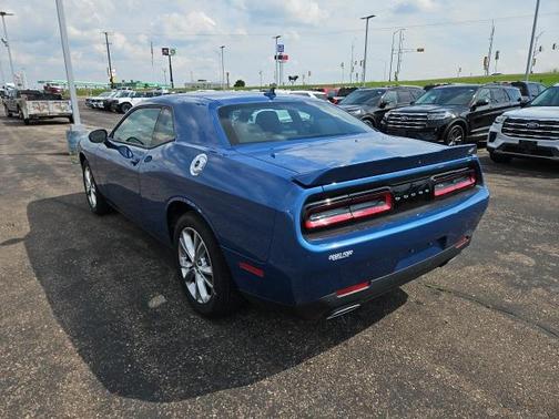 2022 Dodge Challenger SXT